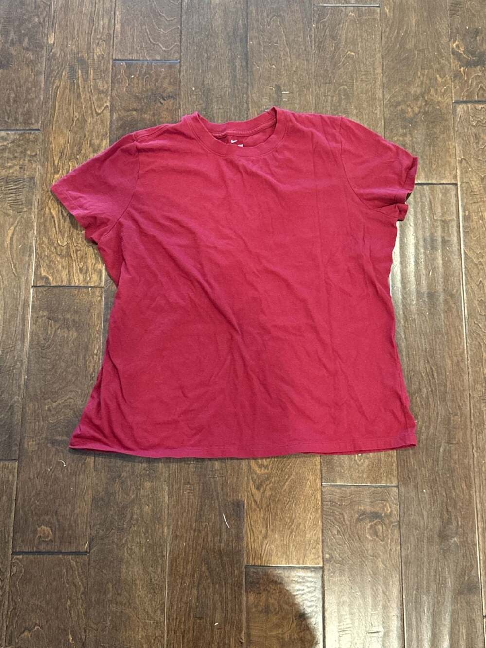 XL - Nike The Nike Tee Size XL Women’s Red Short Sleeve T-Shirt
